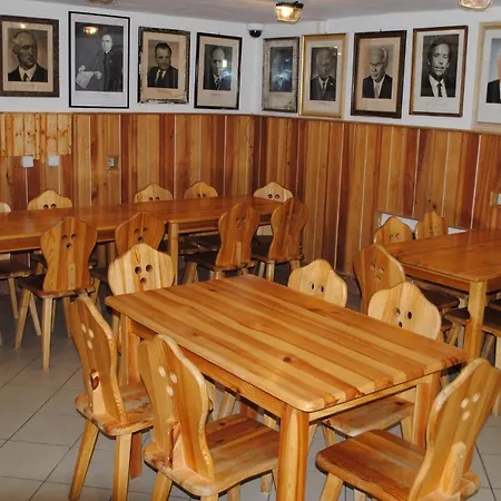 A Restaurace Kaminek دوكسي