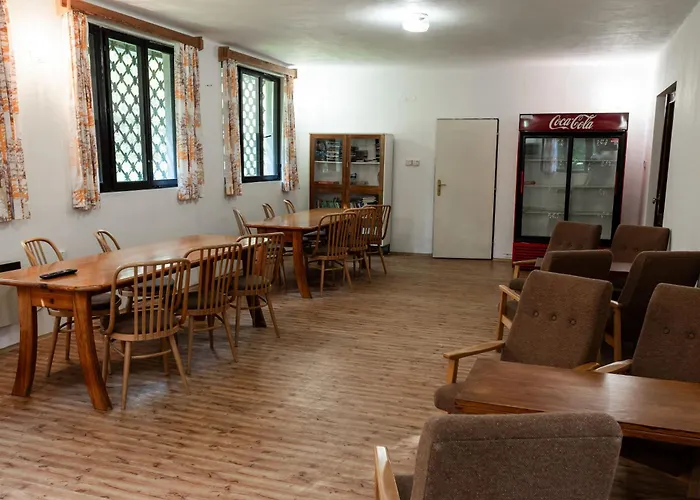 A Restaurace Kamínek Penzion *