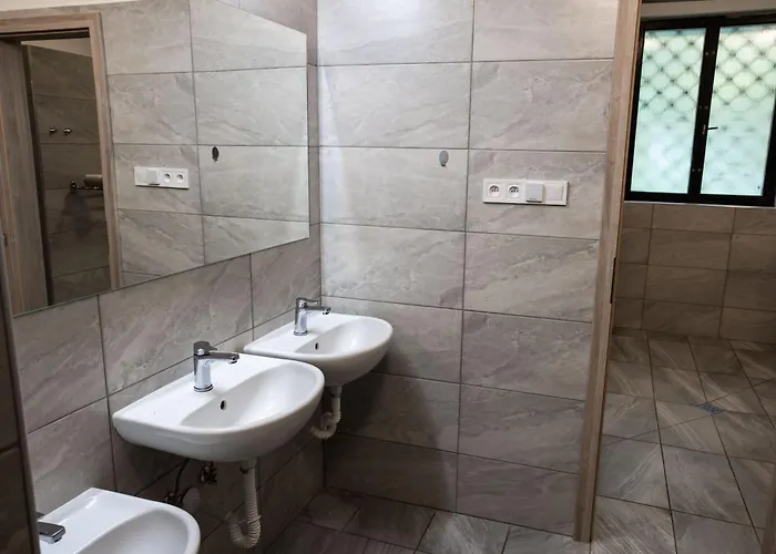 A Restaurace Kaminek دوكسي
