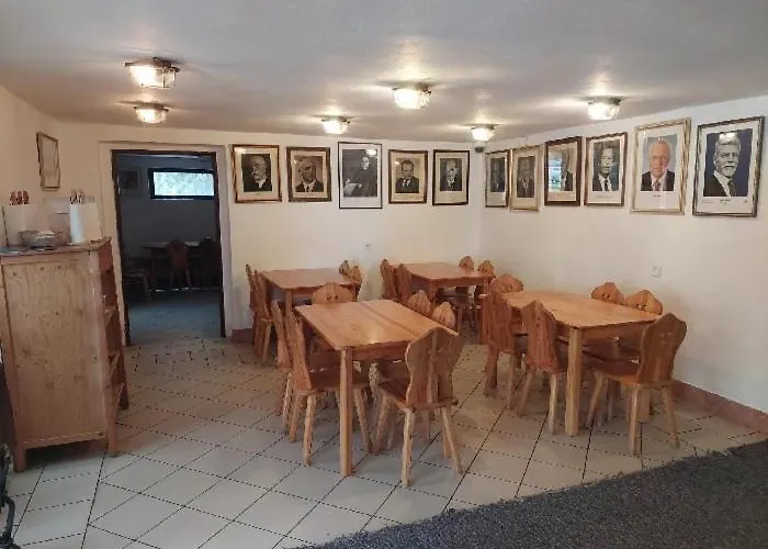 A Restaurace Kaminek * دوكسي